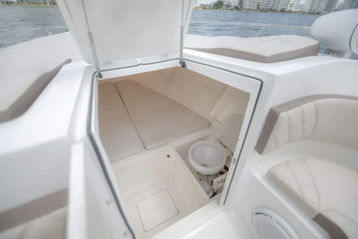 Lancha Makani - Image 11