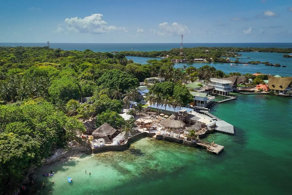 Mangata Beach Club - Image 15