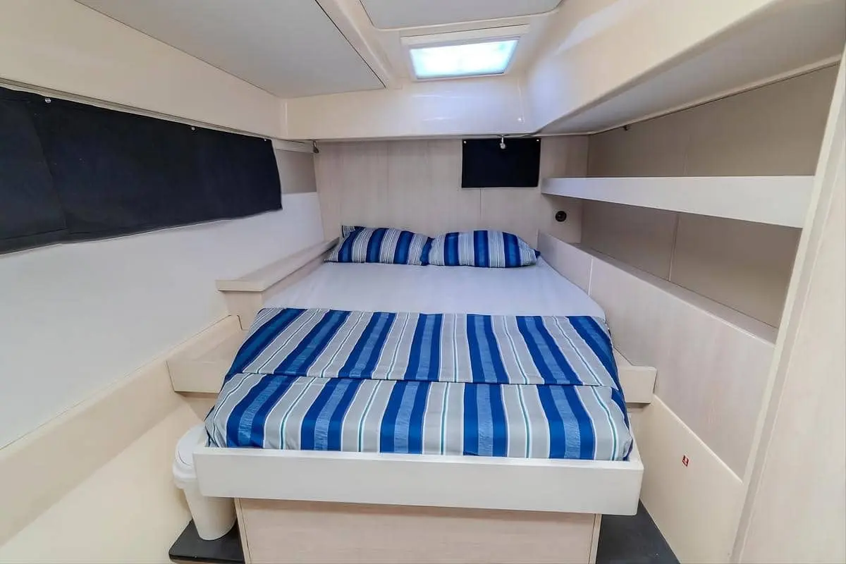 Catamarán Avalon One - Image 10