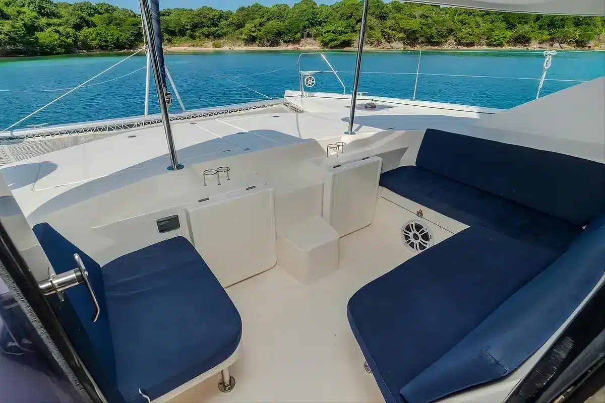 Catamarán Avalon One - Image 8