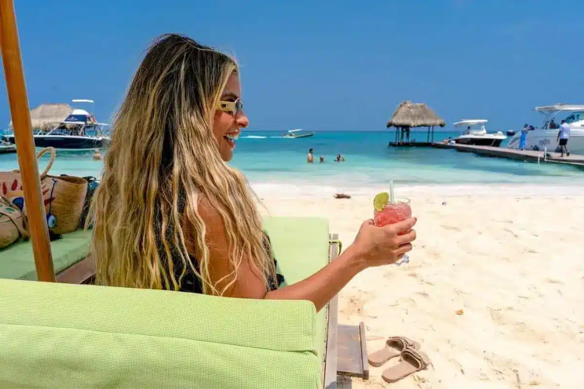 Mantas Beach Club - Image 6