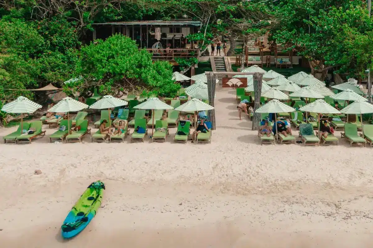 Mantas Beach Club - Image 3